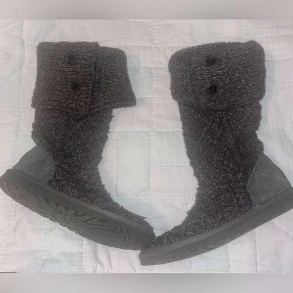 ⭐️UGG Australia Lattice Cardy Boots (discontinued)
Charcoal Grey-Sz 6 pre owned - Picture 11 of 15